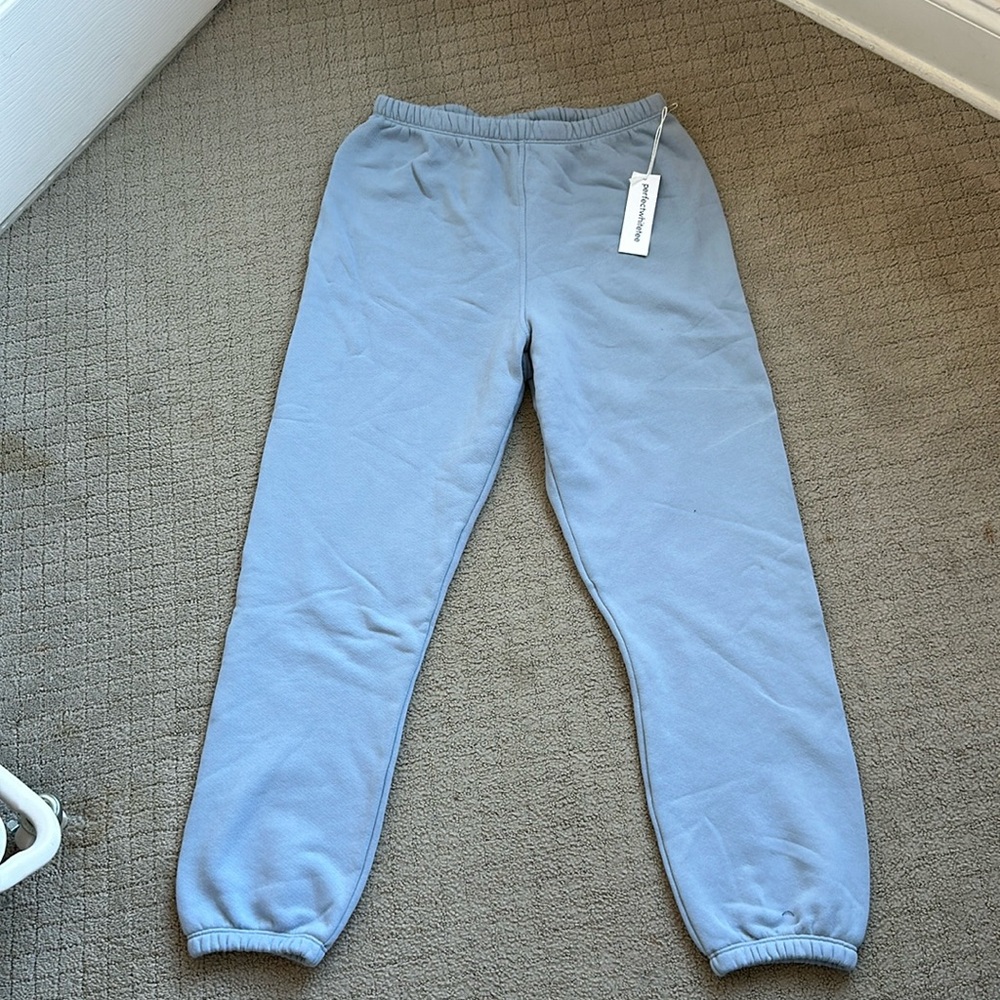 NWT perfect white tee Stevie sweatpants